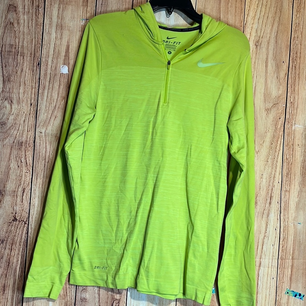 Nike size small pro training dri fit